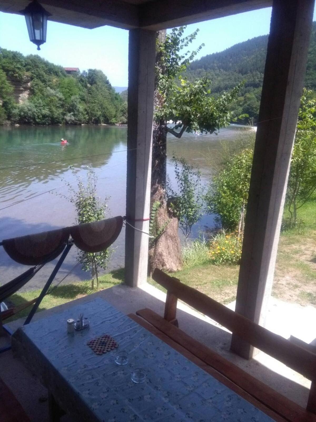 Bed and Breakfast Prenociste Na Drini Foca Exterior foto